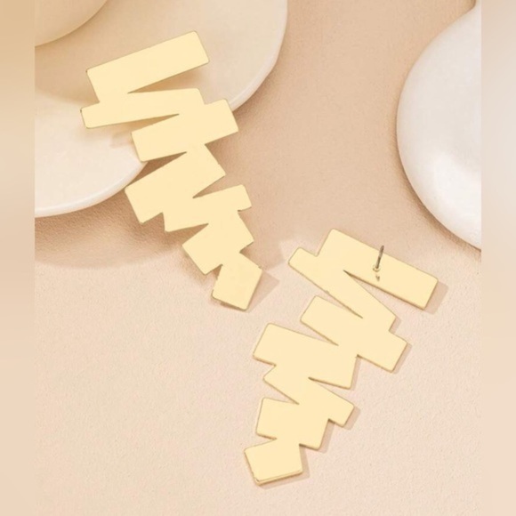 ✨NWT Asymmetrical Geometric Retro zigzag Statement reflective earrings - gold - Picture 3 of 6